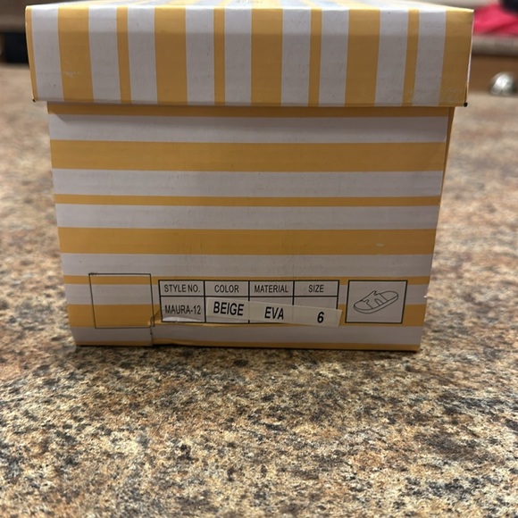 Wild Diva Lounge Maura Strap Sandals Size 6  Beige Open Toe Slip On Style - Picture 11 of 12